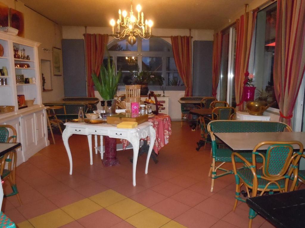 La Croix Blanche Hotel Montrichard Eksteriør billede